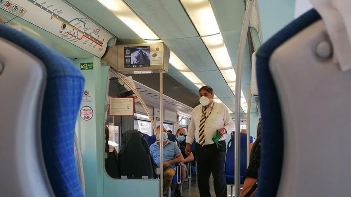 tren_italia_masca_normalitate_bari