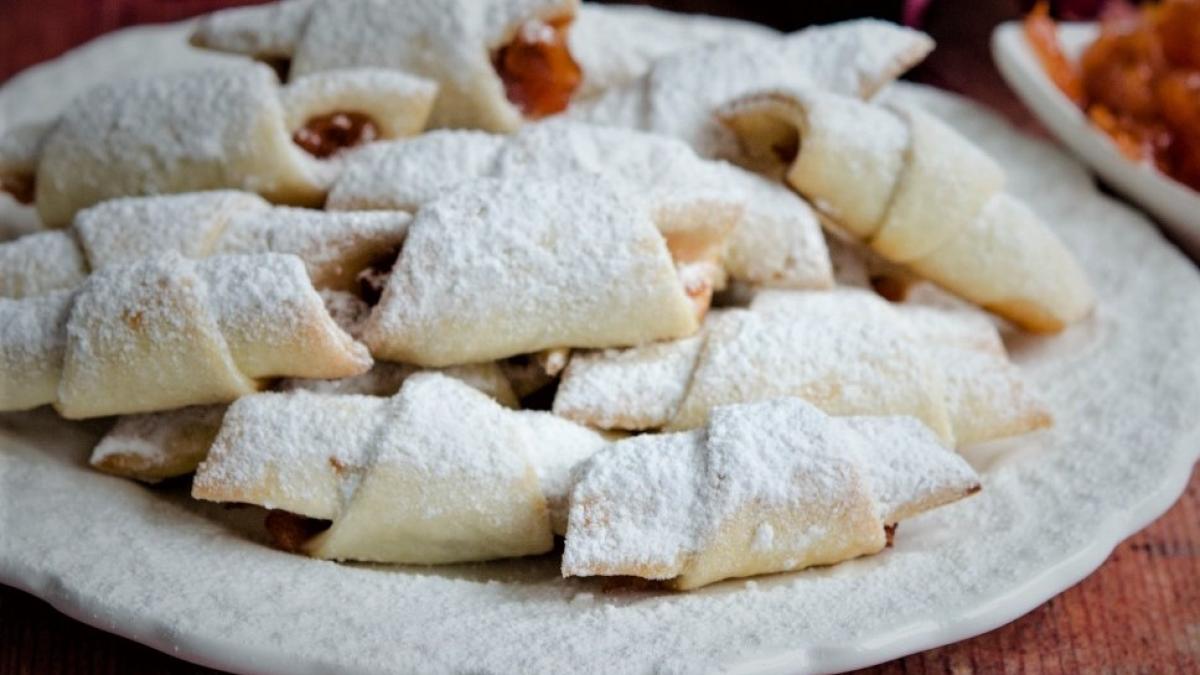 cornulete-cu-untura-fragede-reteta-gustul-copilariei