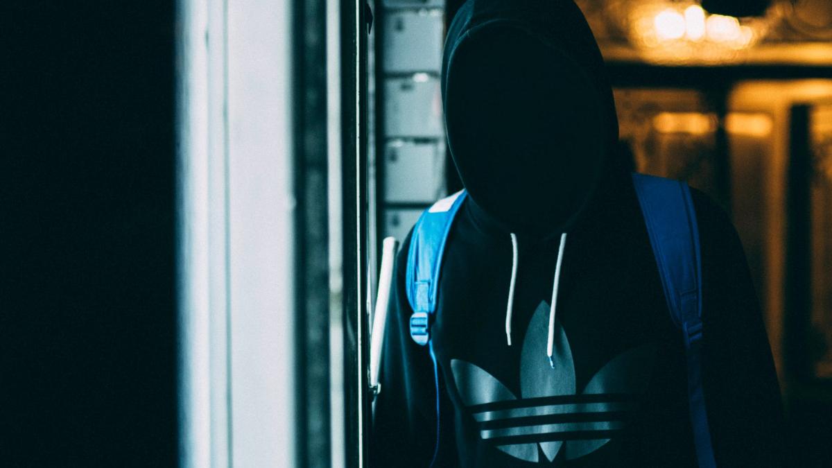 escrocherie_hot_fara_fata_ilustrativ