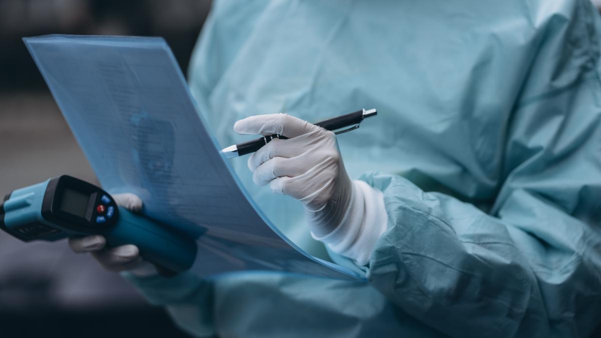 nurse-wears-a-protective-suit-and-mask-during-the-covid19-outbreak