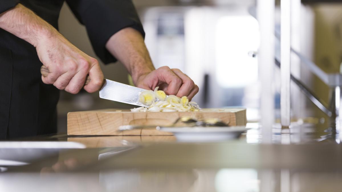 praz-cu-masline---reteta-traditionala-olteneasca-publicata-in-cartea-sandei-marin-din-1940