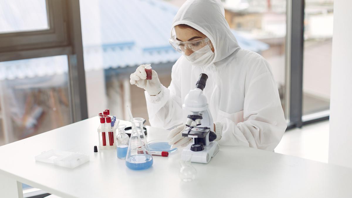 medic-laborator-covid-coronavirus-ilustrativ-19-01-2021