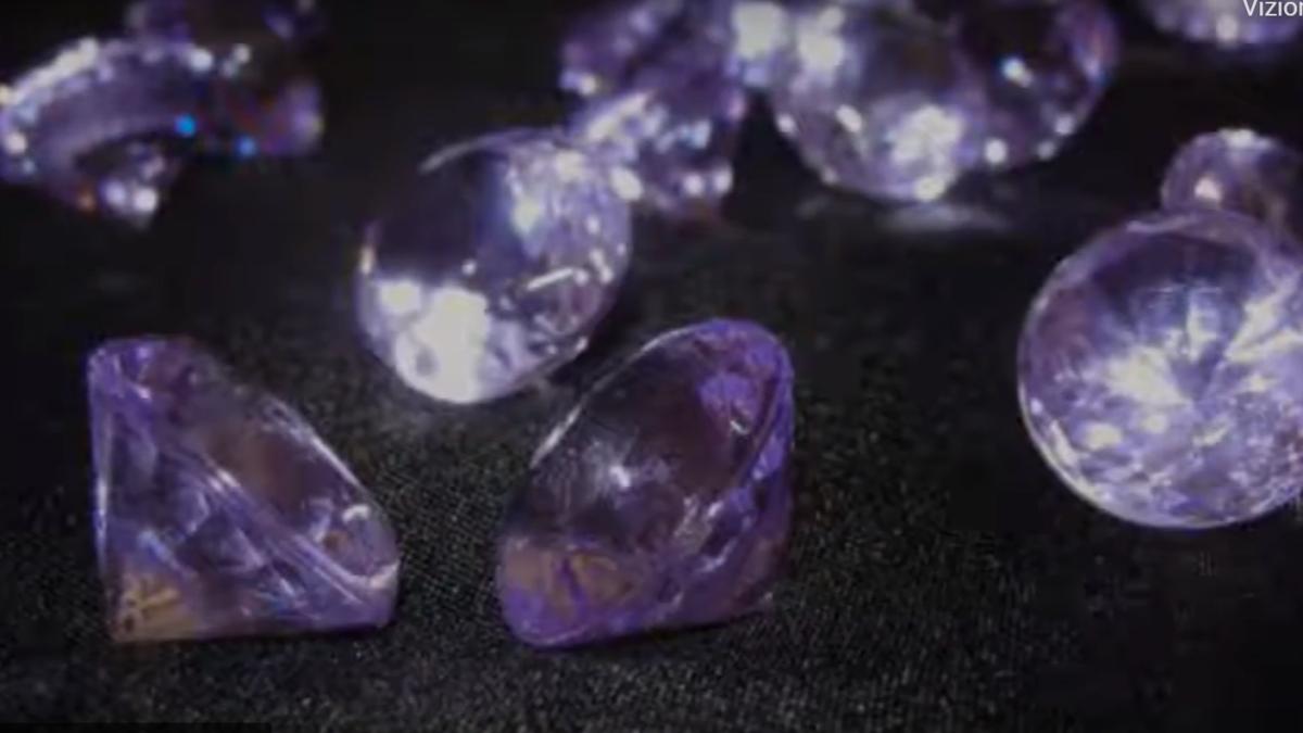 romani-hoti-diamantul-urpuriu