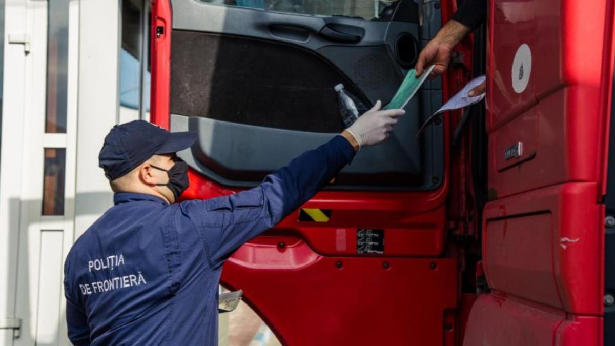 camion-oprit-la-frontiera-soferul-avea-acte-false