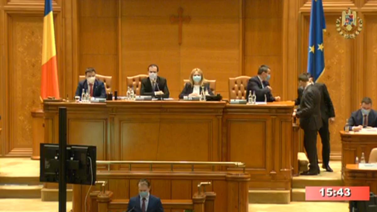 scandal-in-parlament-huiduieli-citu