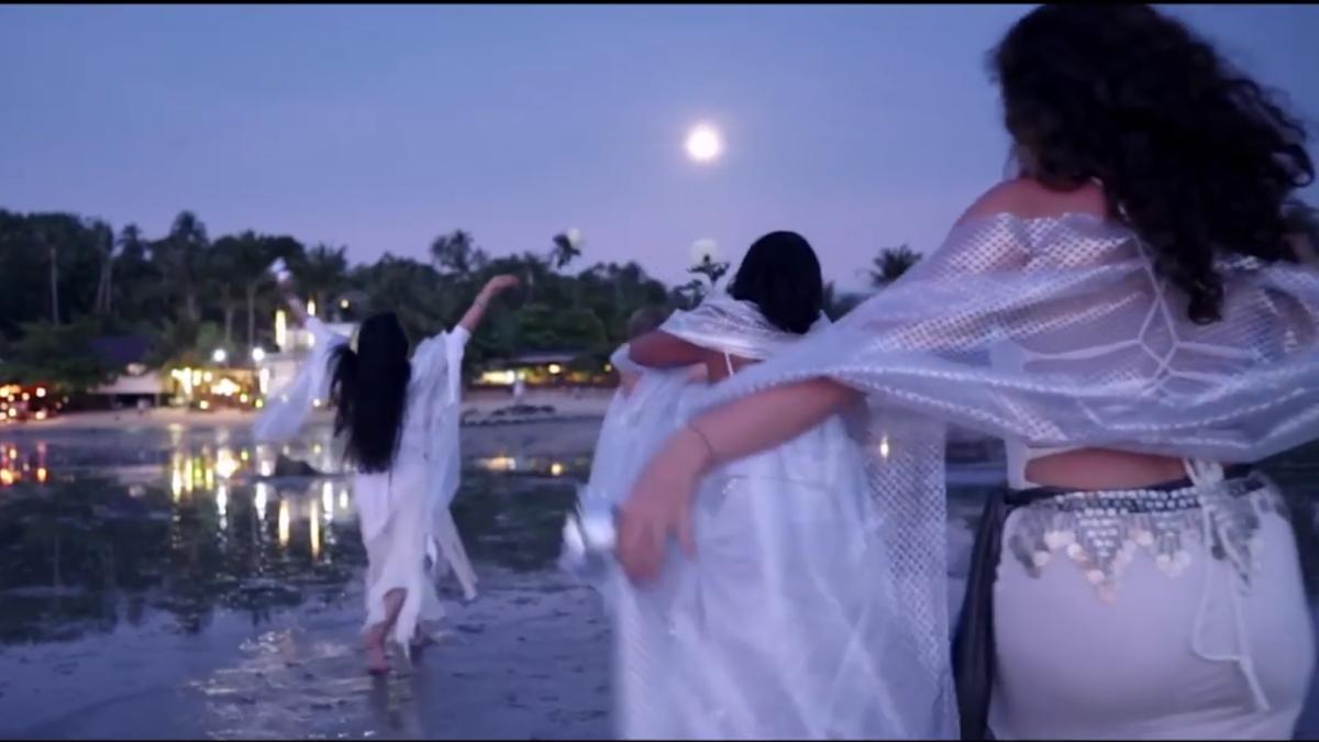 luna-plina--cum-influenteaza-astrul-noptii-femeile--in-functie-de-zodie-se-intampla-schimbari-in-corp