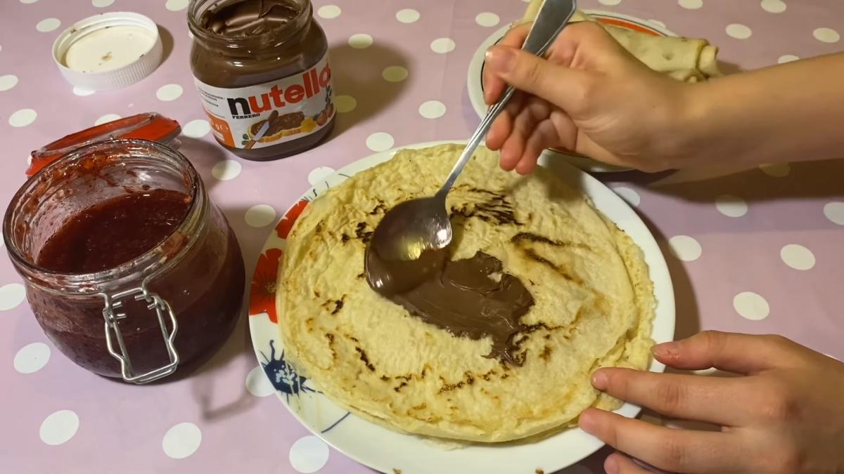 clatite-pufoase-cu-banane-si-nutella