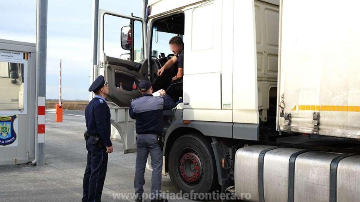 camion-oprit-la-froniera-romaniei-control