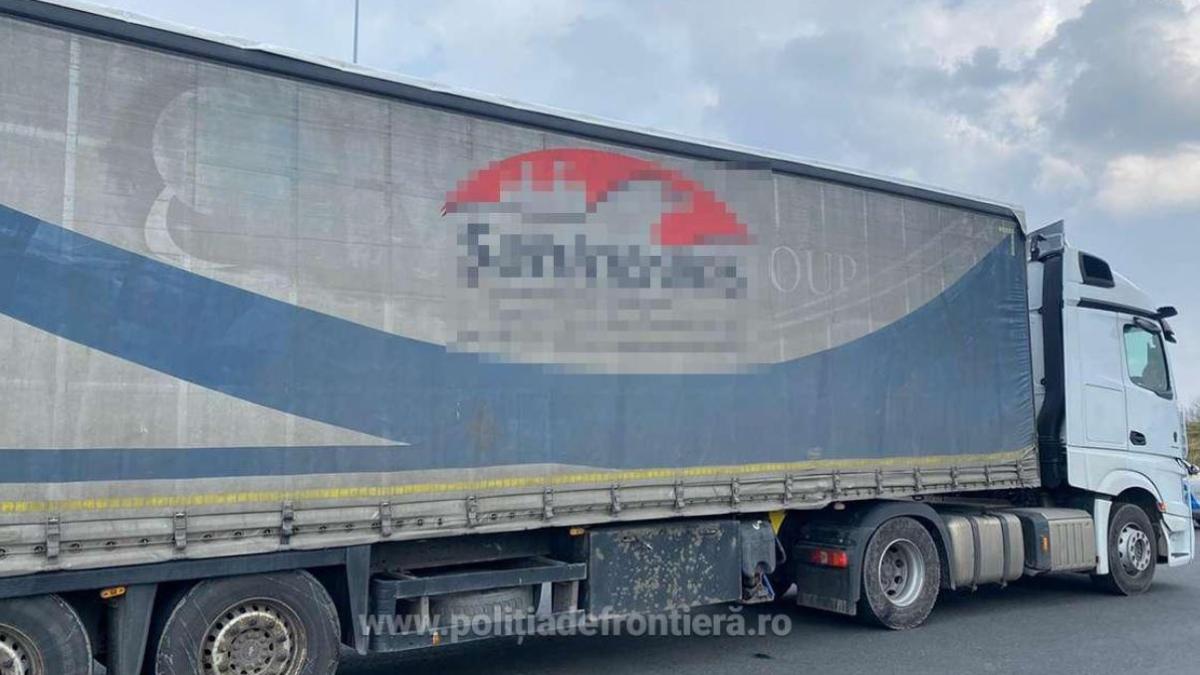 camion-oprit-la-frontiera