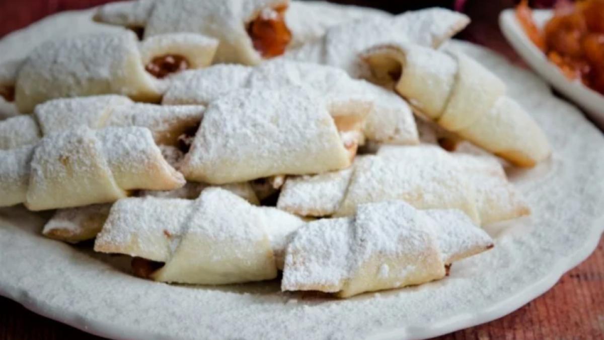 cornulete-fragede-de-post--cu-bors-si-ulei---reteta-simpla