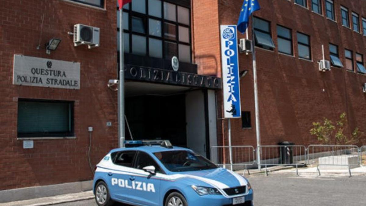 roman-expulzat-din-italia-politie