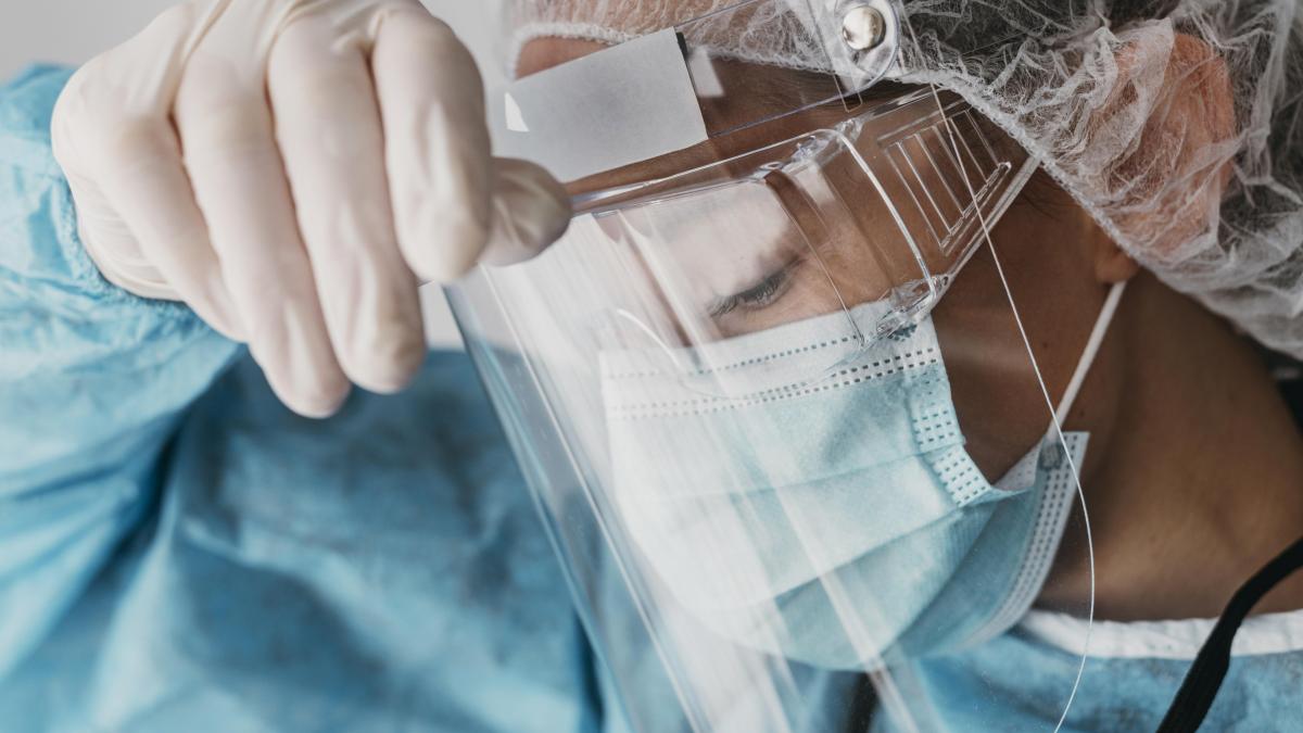 doctori-romani-prc-e2prc-80prc-9eafara-scandau-acei-anti-masca--noi-asteptam-un-loc-la-ati-tinand-de-mana-pacientul-ce-avea-nevoie-de-oxigenprc-e2prc-80prc-9d