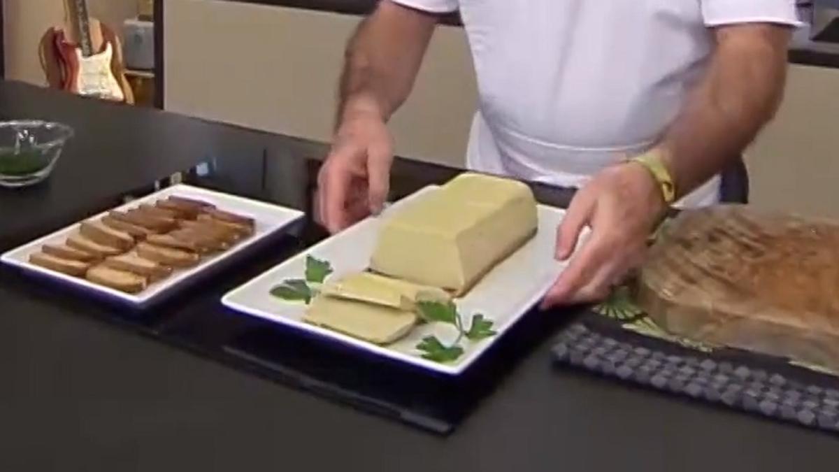 placinta-pufoasa-cu-ciuperci-si-usturoi--plina-de-arome-si-savoare