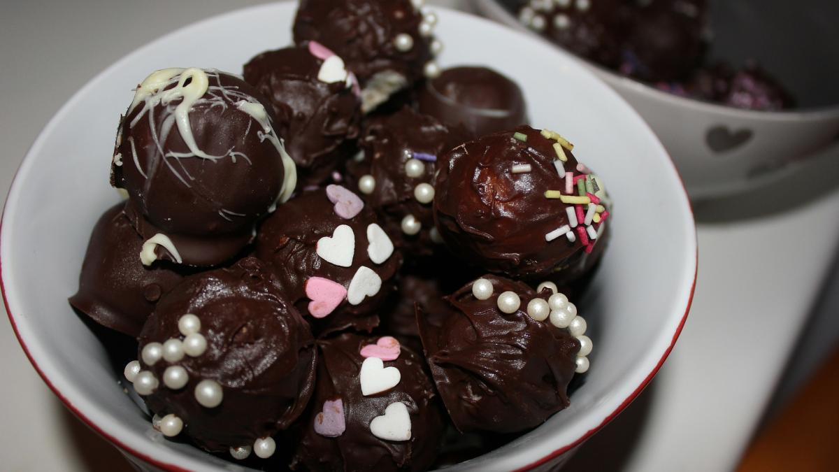 bomboane-de-martipan-facute-in-casa---reteta-de-post