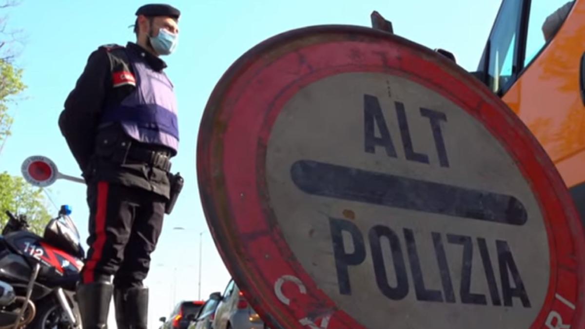 italia--romanca--saltata-direct-din-autocar-in-timp-ce-voia-sa-se-intoarca-in-tara--a-ajuns-dupa-gratii