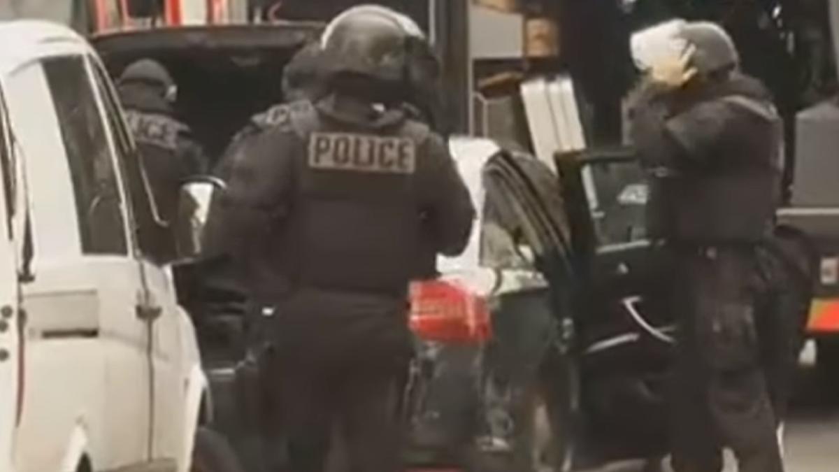 nou-incident-armat-la-paris--o-fata-de-10-ani-a-fost-impuscata