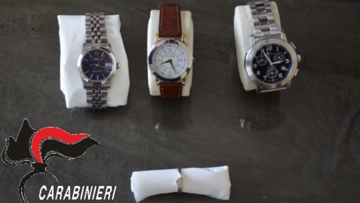 italia-un-roman--care-a-furat-bijuterii-ceasuri--a-ajuns-in-catusa