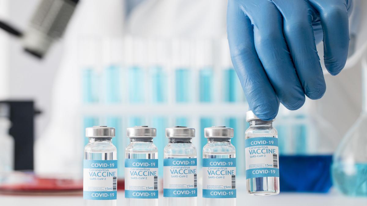 ceo-ul-pfizer-spune-ca-o-a-treia-doza-de-vaccin-anti-covid-19-este-necesara