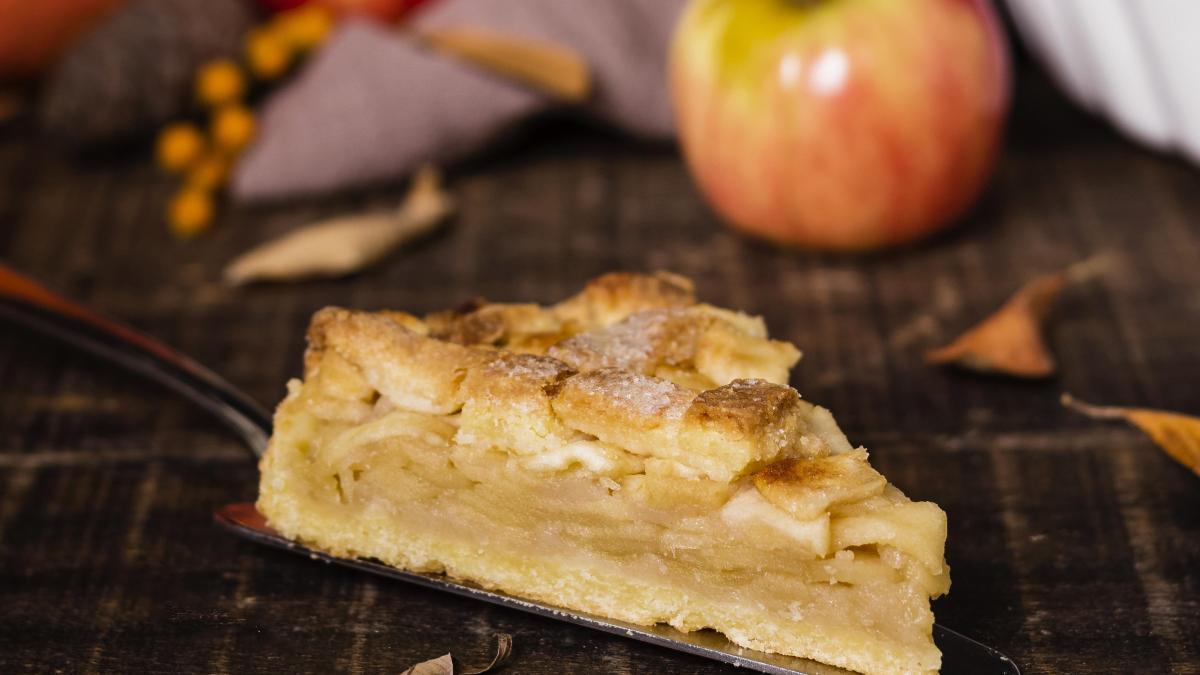 szarlotka--placinta-poloneza-cu-mere--acest-desert-fabulos-ii-va-cuceri-si-pe-cei-mai-pretentiosi