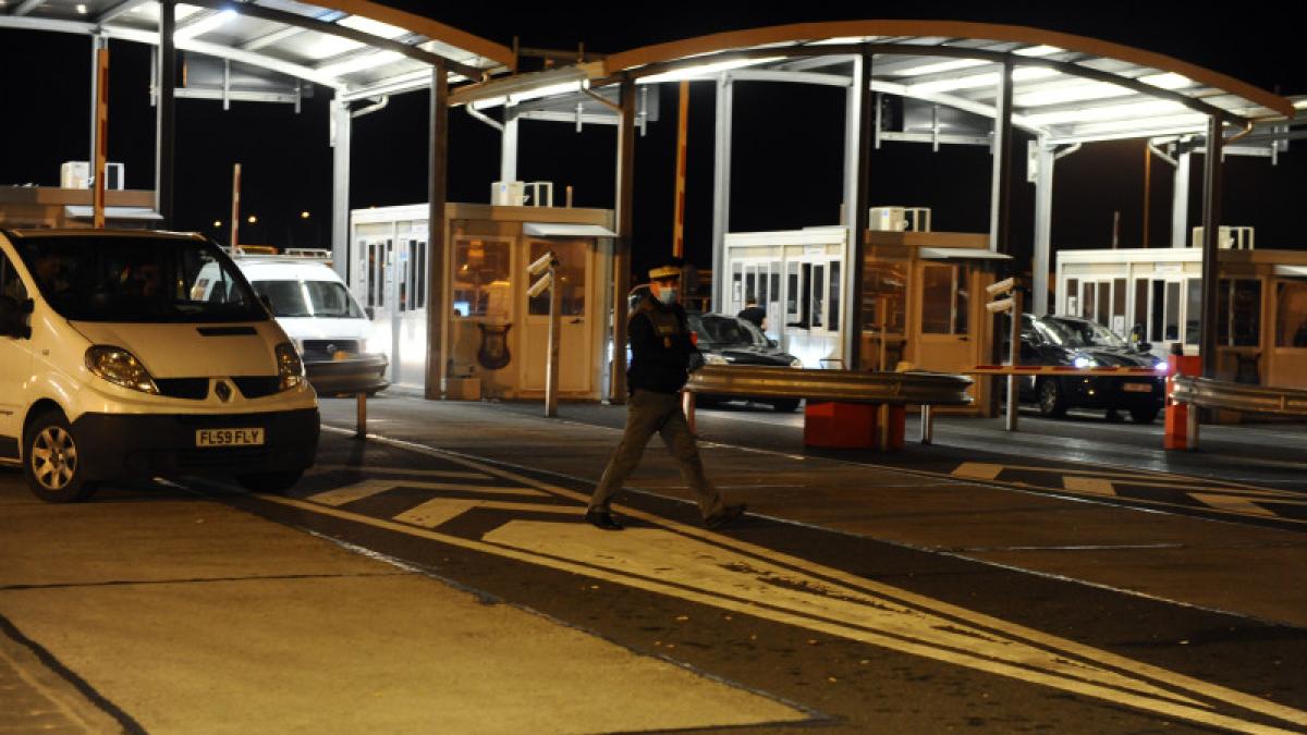 granita_frontiera_noaptea_granite_frontiere