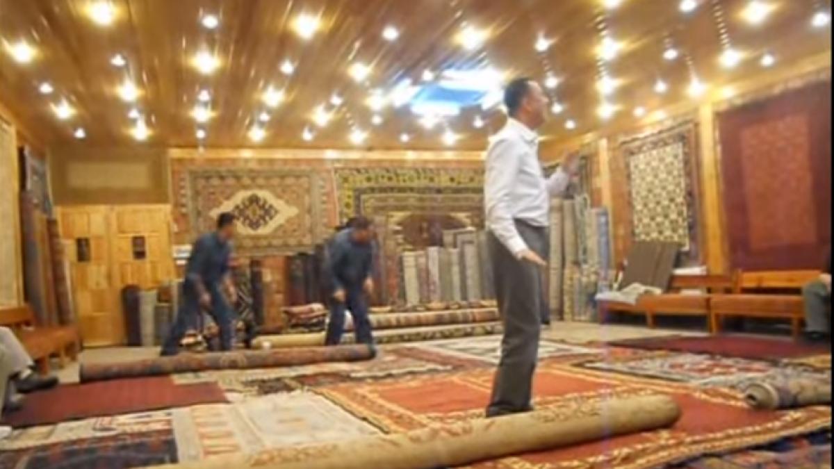 covor-vanzator-roman-escrocherie-persan