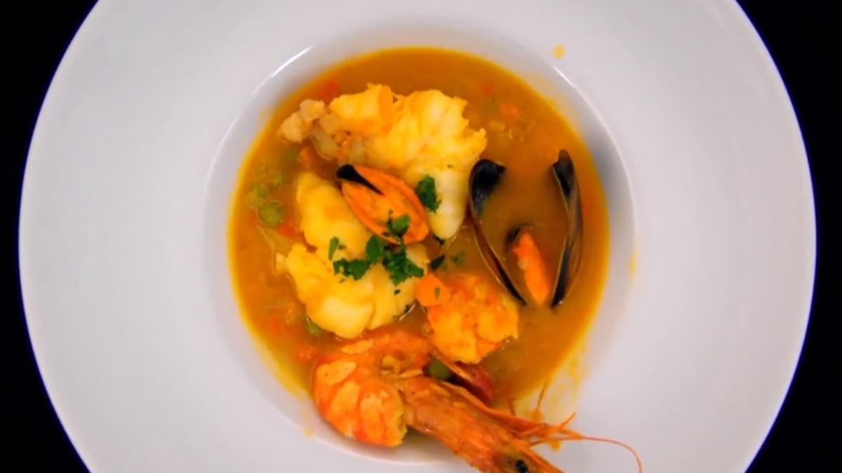 calderata-de-rape---tocanita-spaniola-de-peste-unditar-cu-fructe-de-mare--reteta-cu-care-actrita-tania-popa-a-stralucit-la-chefi-la-cutite