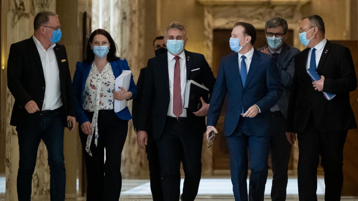 florin-citu-a-primit-un-cadou-inedit-de-la-colegi