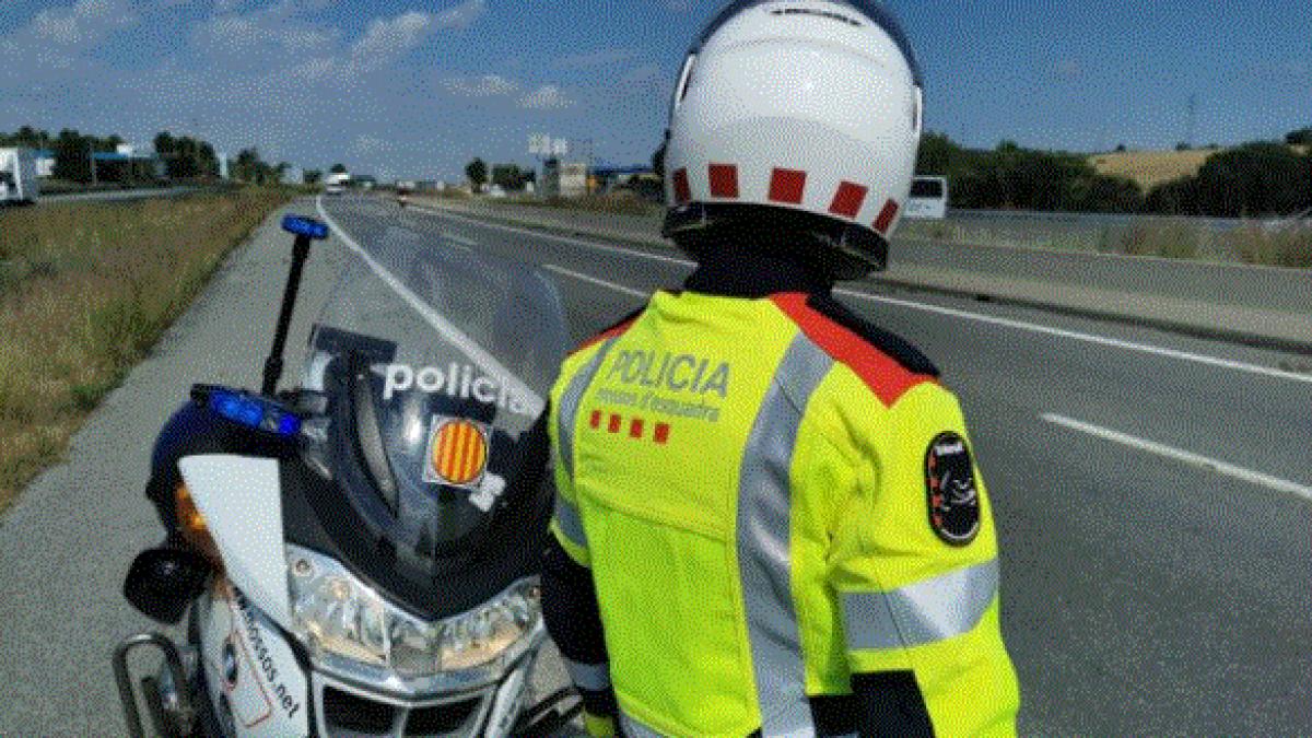 spania--sofer-roman--pericol-pe-o-autostrada--prins-beat-la-volan--cu-o-sticla-de-whisky-pe-scaunul-pasagerului