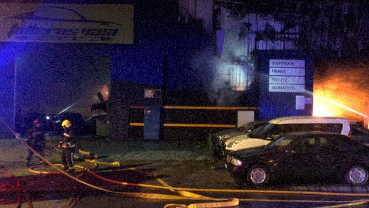 spania--afacerea-unui-roman--distrusa--un-incendiu-i-a-transformat-in-scrum-service-ul-auto--politistii-vorbesc-despre-o-mana-criminala