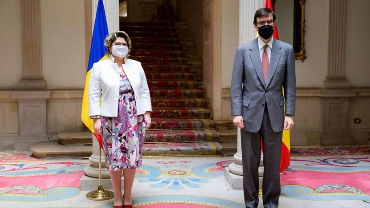 iulia-matei-juan-gonzalez-barba-fb-ambasada-spania