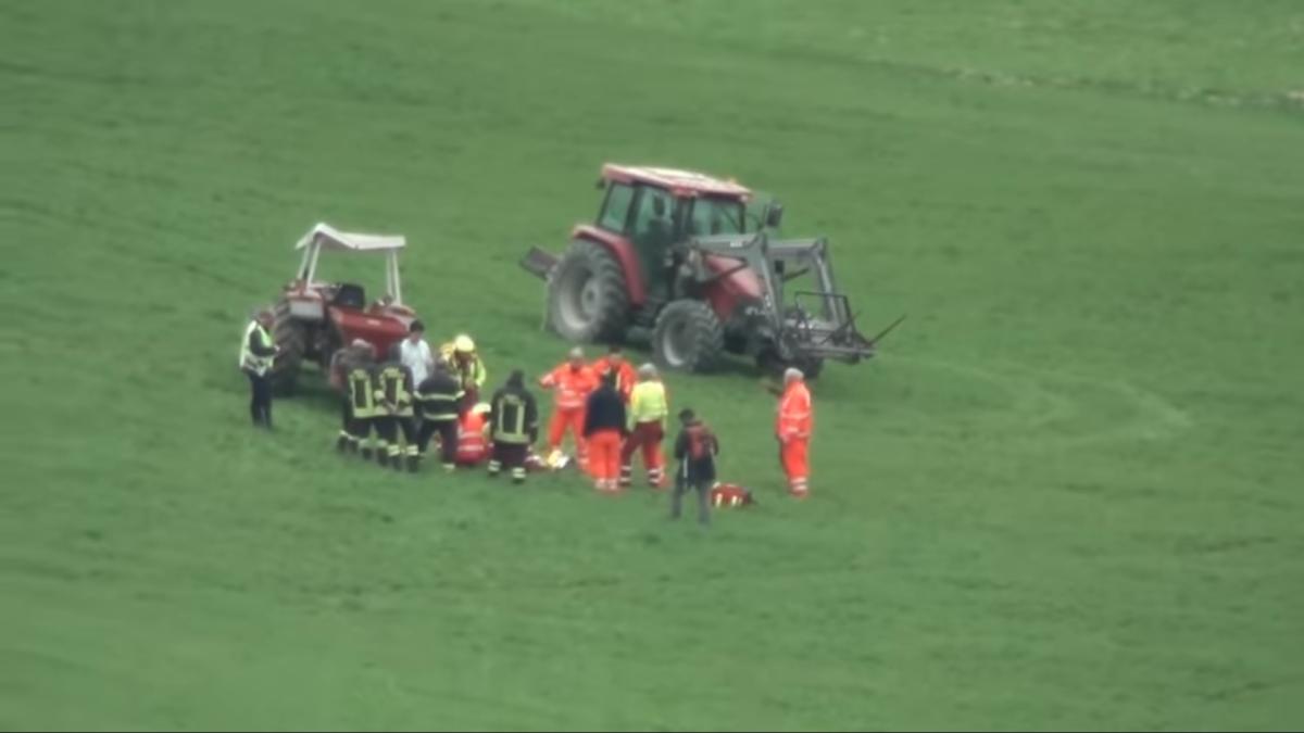 italia_muncitor_roman_strivit_de_tractor