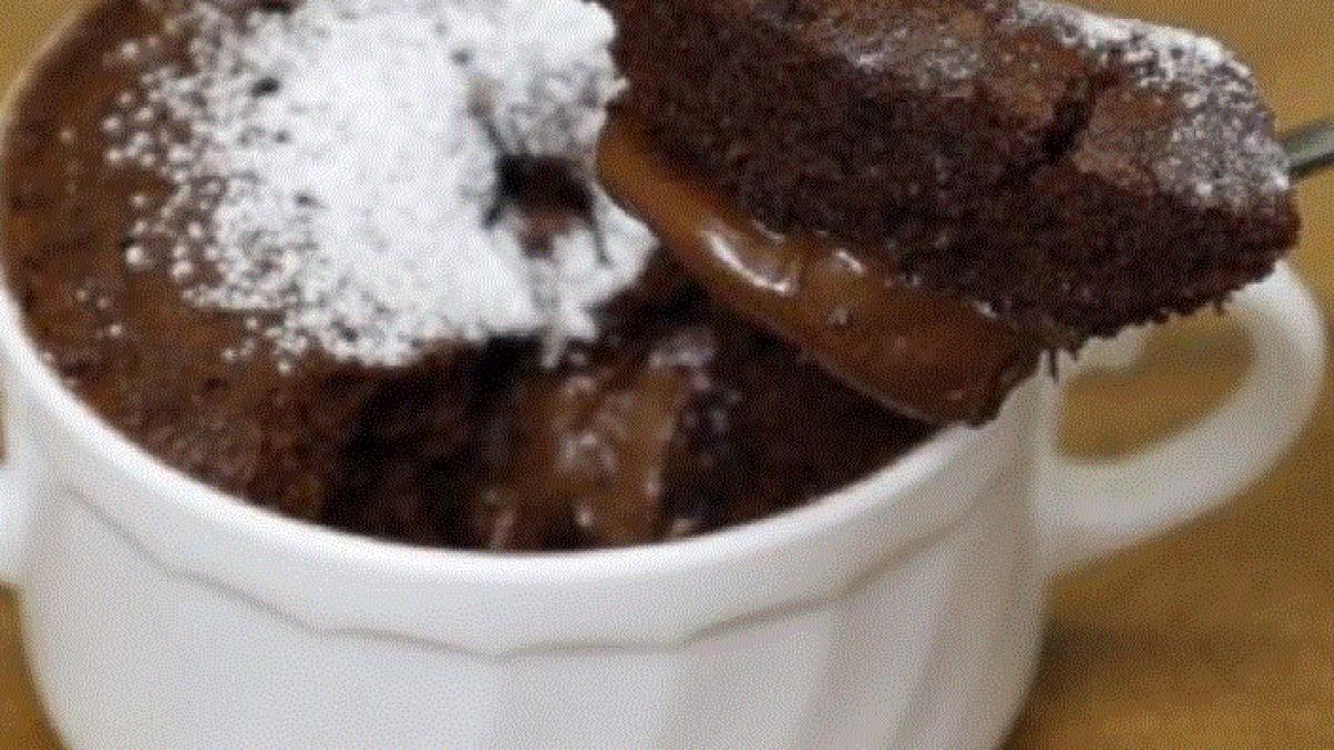 prajitura-de-ciocolata--la-cana--un-desert-absolut-delicios--gata-in-cinci-minute--are-doar-140-de-calorii