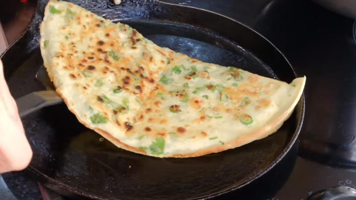 dosa--clatite-indiene-umplute-cu-cartofi--o-reteta-diferita-si-originala--dar-mai-presus-de-toate--plina-de-aroma