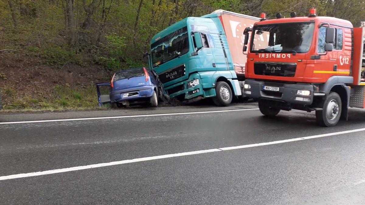 roman-de-20-de-ani--mort-intr-un-fiat-strivit-de-tir-a-fost-proiectat-prin-parbriz