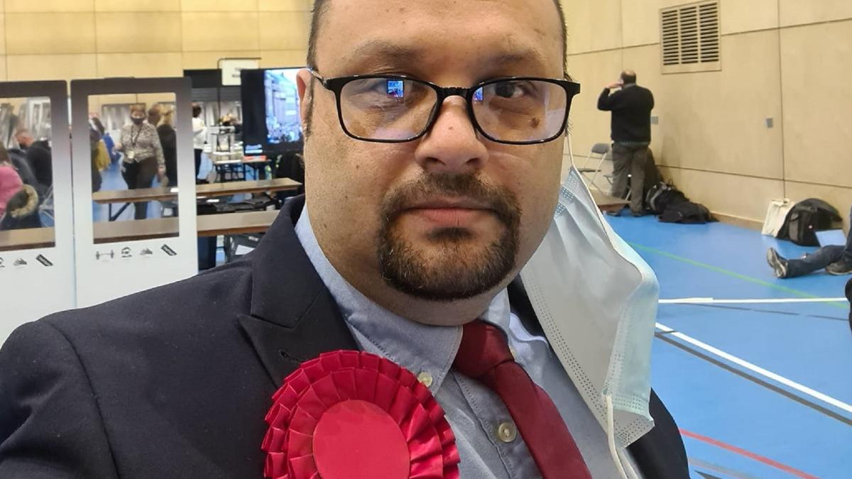 anglia--un-profesor-roman--de-etnie-roma--consilier-local-in-newcastle--prc-e2prc-80prc-9enu-aveam-vechime--dar-au-dat-o-derogareprc-e2prc-80prc-9d