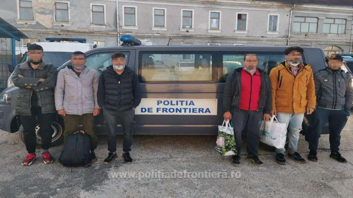 sase-afgani--prinsi-la-granita-cand-incercau-sa-treaca--ilegal--in-ungaria-pe-jos