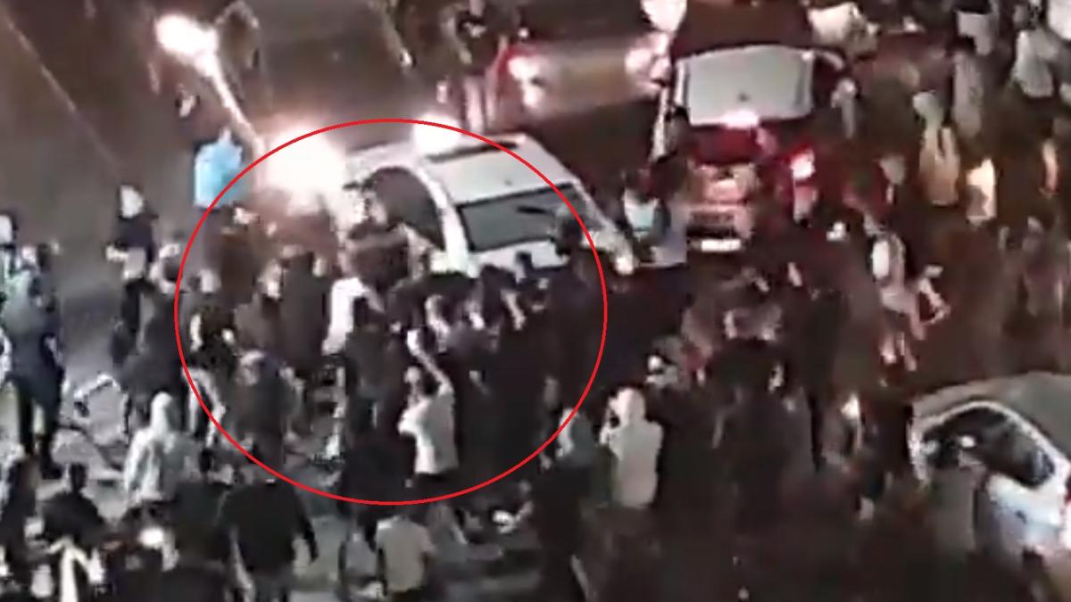 scene-de-groaza-in-israel--momentul-in-care-un-barbat-este-scos-din-masina-si-batut-de-multimea-furioasa-video