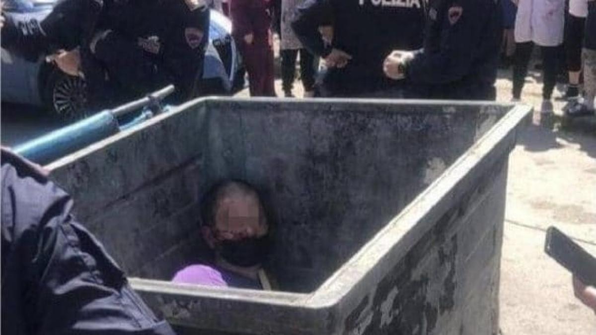 italia-batut-tomberon-copii