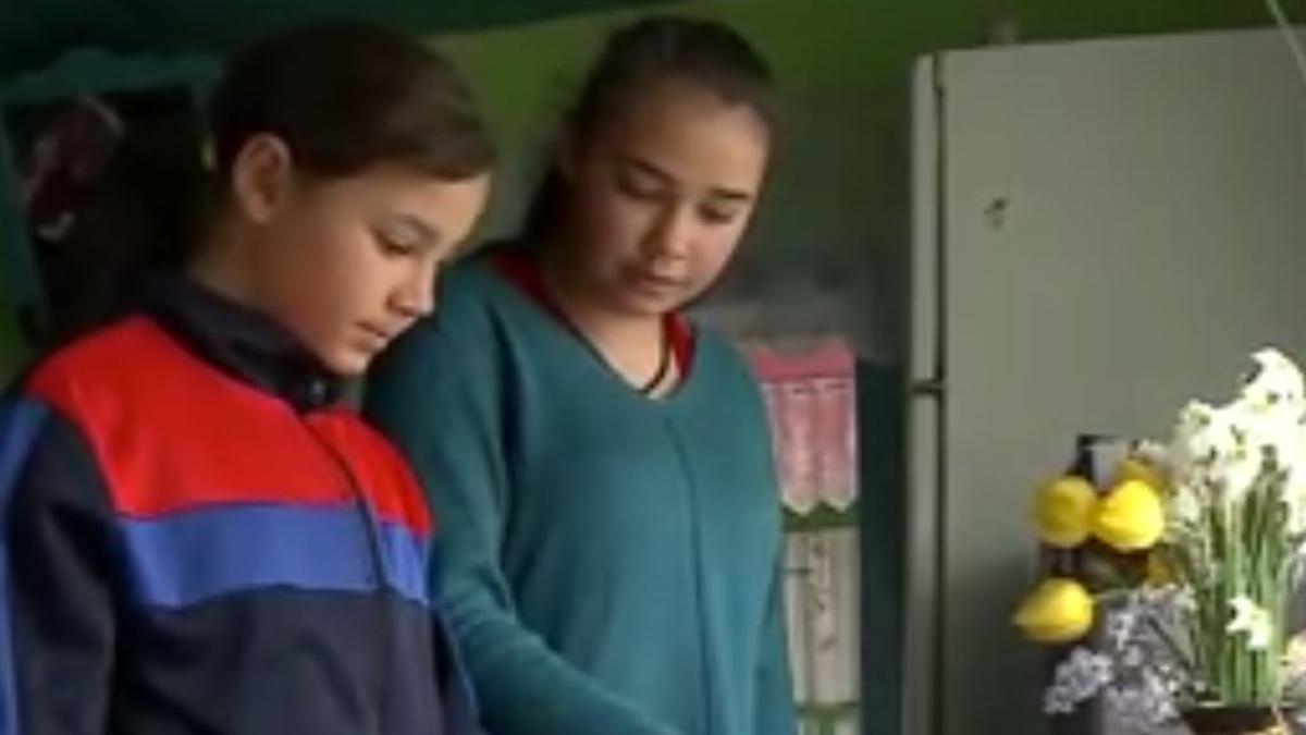 copiii-romani--cu-parinti-in-strainatate--sfasiati-de-dor-am-o-singura-poza-cu-mama--nu-am-vazut-o-de-6-ani-sursa-digi24