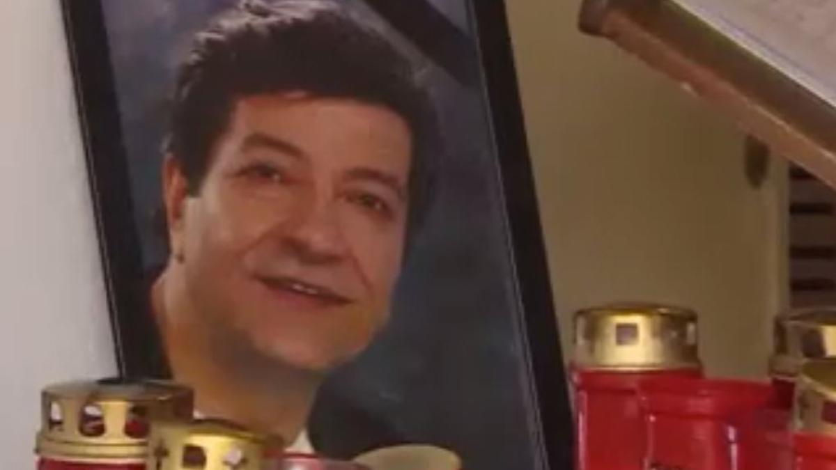 ion-dichiseanu--inmormantat-in-aplauze-si-cu-onoruri-militare-la-cimitirul-bellu-din-capitala