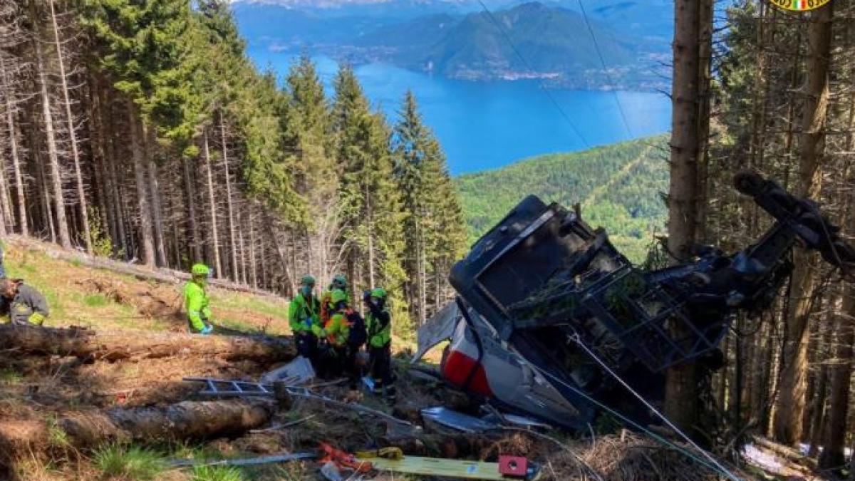 italia-opt-morti-si-doi-raniti-grav-intr-un-accident-de-teleferic