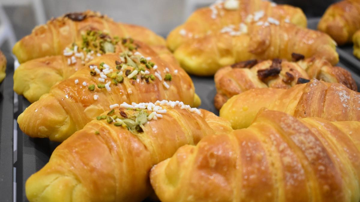 cornuri-brioche-super-pufosi--reteta-usoara-din-care-ies-croissante-magice