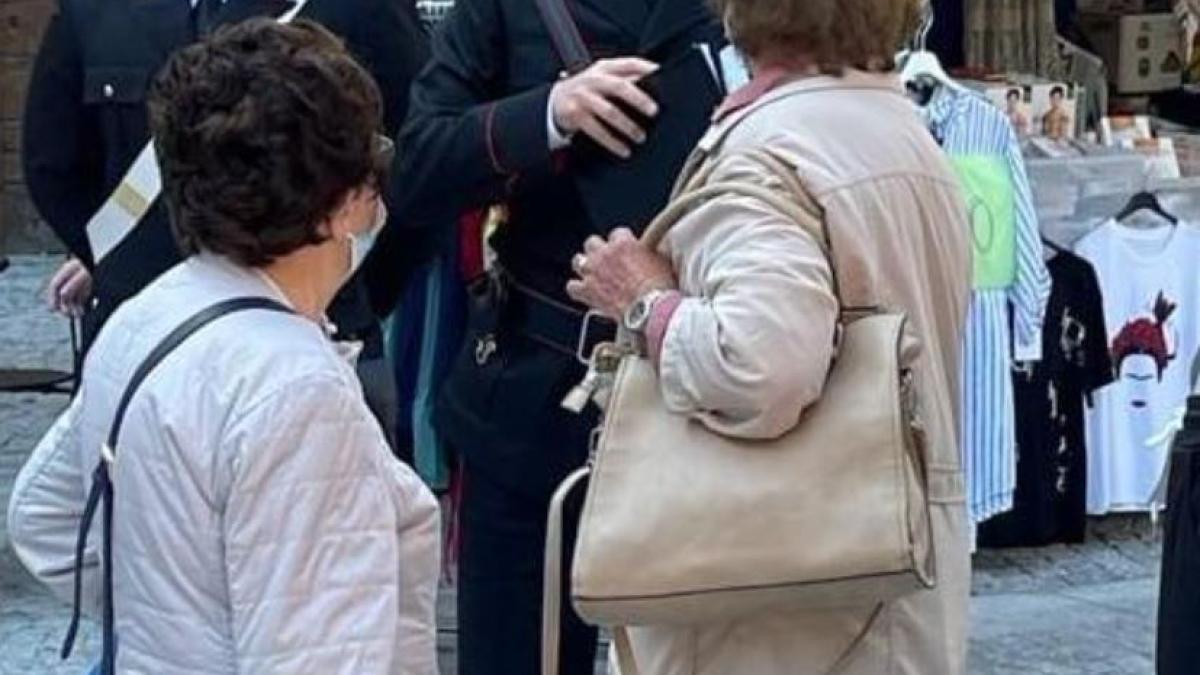 italia--romanca--experta-in-jafuri-prin-prc-e2prc-80prc-9etehnica-imbratisariiprc-e2prc-80prc-9d--arestata--femeia-actiona-impreuna-cu-patru-complici