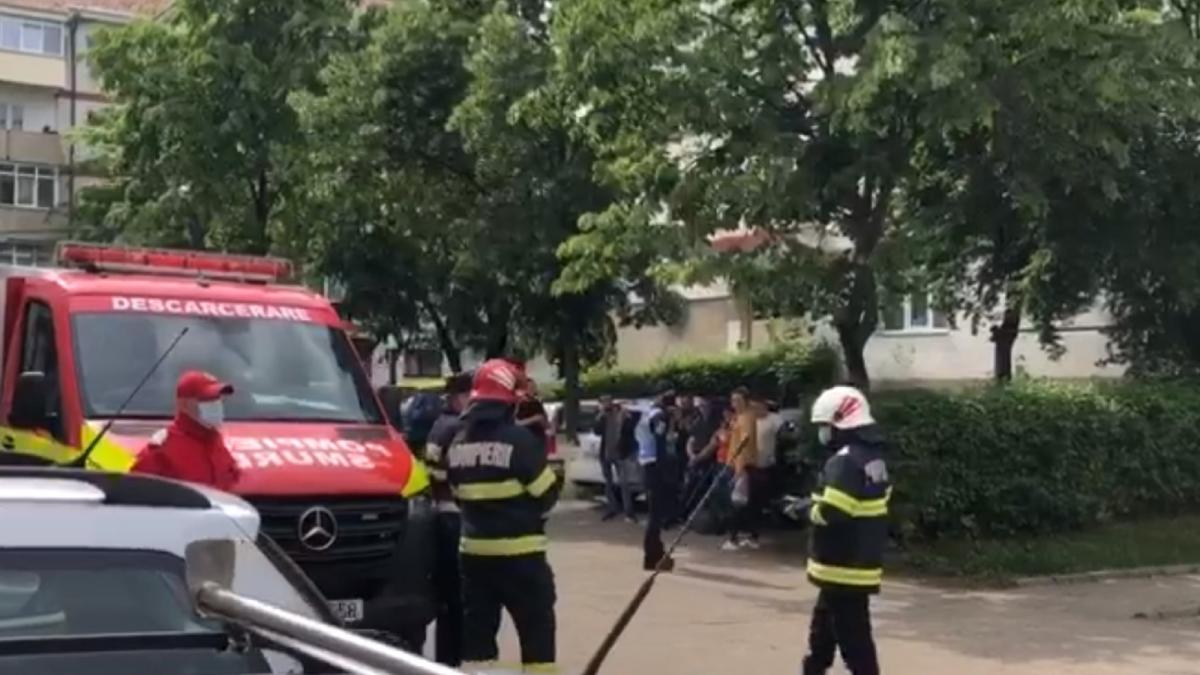 alerta--dupa-ce-o-romanca-a-fost-sechestrata-intr-un-apartament--un-negociator-a-fost-trimis-la-fata-locului