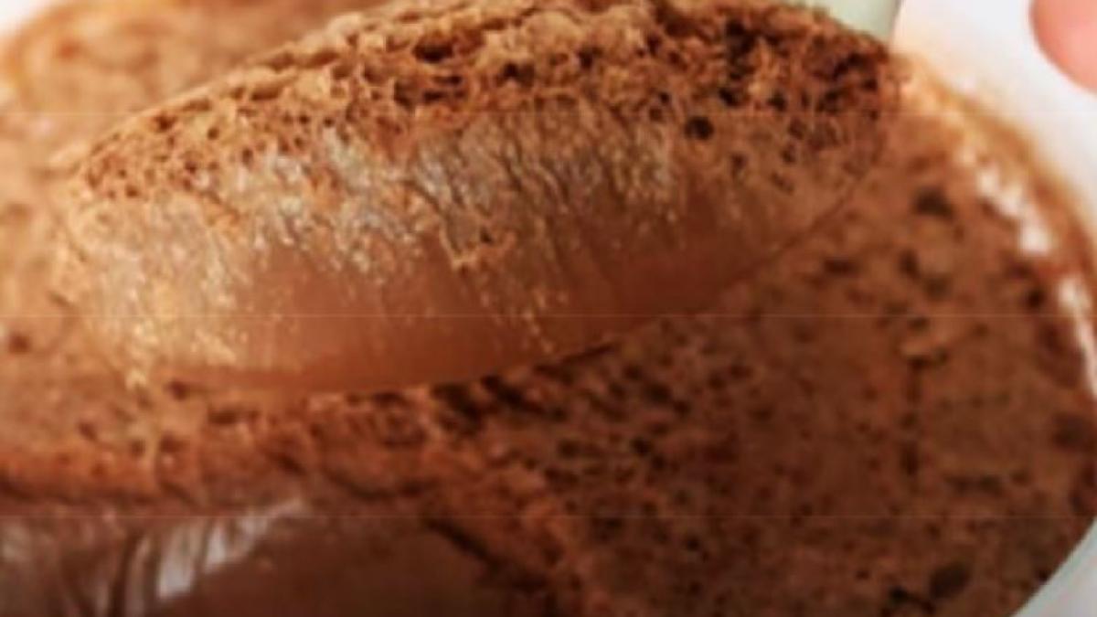 desert-delicios-din-ciocolata--fara-oua--unt-si-smantana-alegerea-perfecta-pentru-cei-care-tin-la-silueta