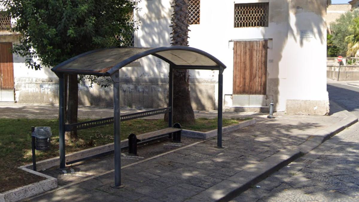 statie-de-autobuz-via-guglielmo-marconi-marcianise-italia-badanta-pe-strazi-google-maps-capt