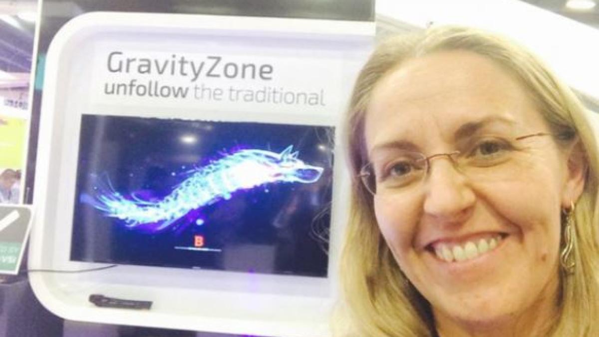 o-romanca--angajata-la-nasa--proiecteaza-viitorul-fara-gravitatie