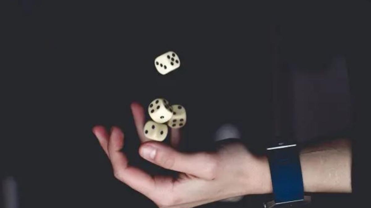 horoscop--cele-cinci-semne-ale-zodiacului-care-au-noroc-cu-carul--nativii-sagetator--rasfatati-de-astre