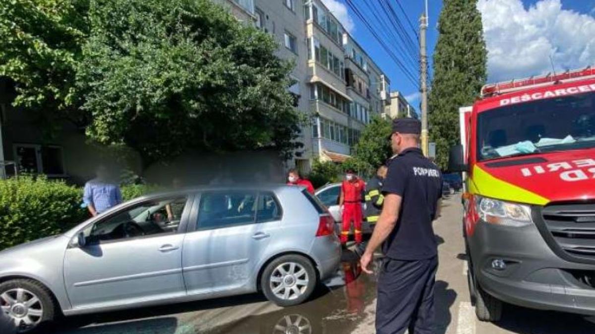 bebelus-blocat-intr-un-autoturism-la-constanta--salvat-de-pompieri