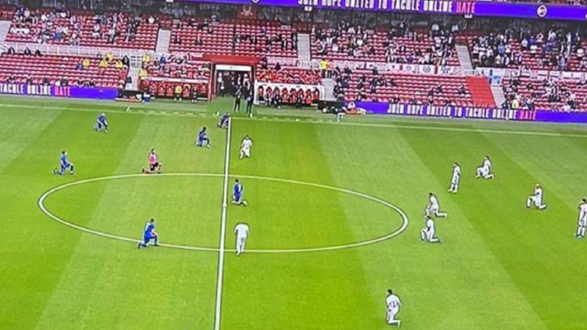 romanii-care-au-refuzat-sa-ingenuncheze-pentru-miscarea-prc-e2prc-80prc-9eblack-lives-matterprc-e2prc-80prc-9d-explica-gestul-de-la-inceputul-meciului